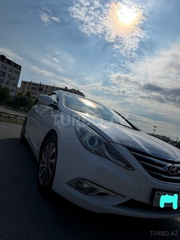 Hyundai Sonata-4