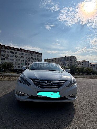 Hyundai Sonata-1
