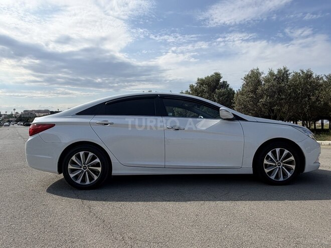 Hyundai Sonata-5
