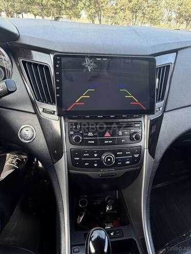 Hyundai Sonata-17
