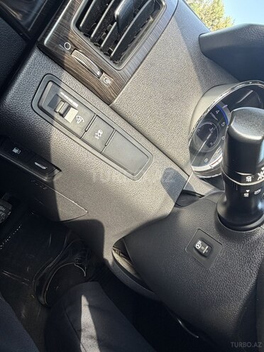 Hyundai Sonata-16