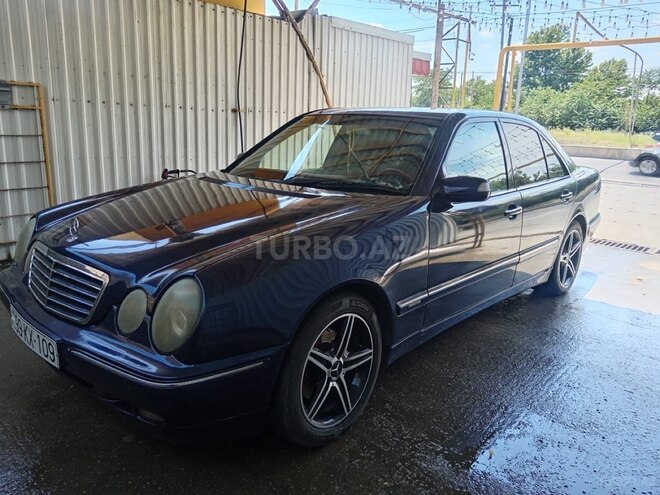 Mercedes E 280-4