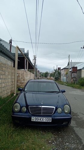 Mercedes E 280-1