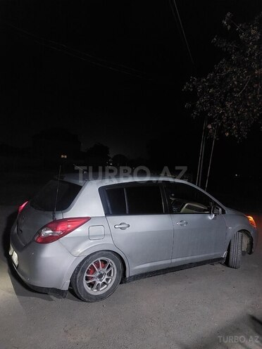 Nissan Tiida-4