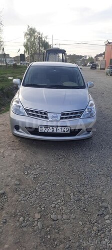 Nissan Tiida-1