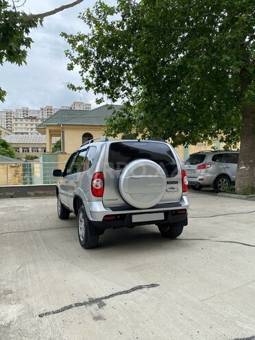 Chevrolet Niva-5