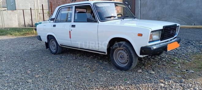 LADA (VAZ) 2107-2