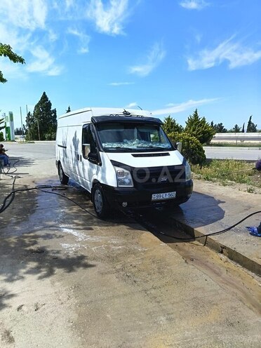 Ford Transit-4