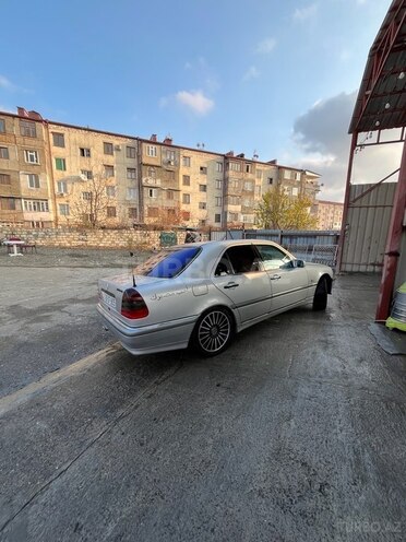 Mercedes C 180-4