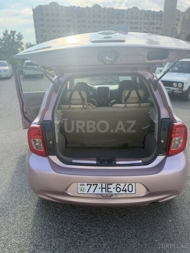 Nissan March-9