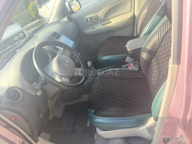 Nissan March-6