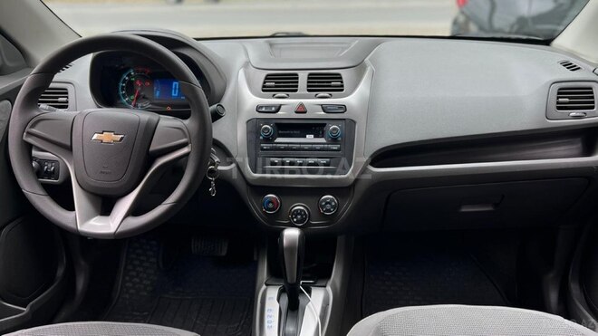 Chevrolet Cobalt-13