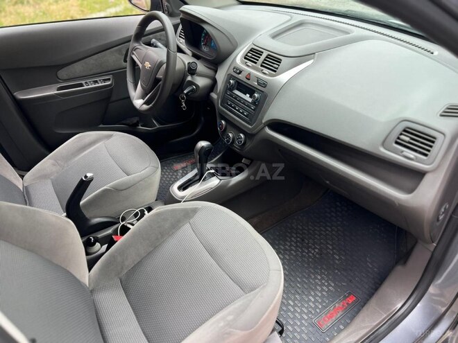 Chevrolet Cobalt-10