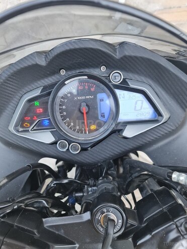 Bajaj Pulsar RS 200-2