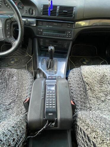 BMW 520-10