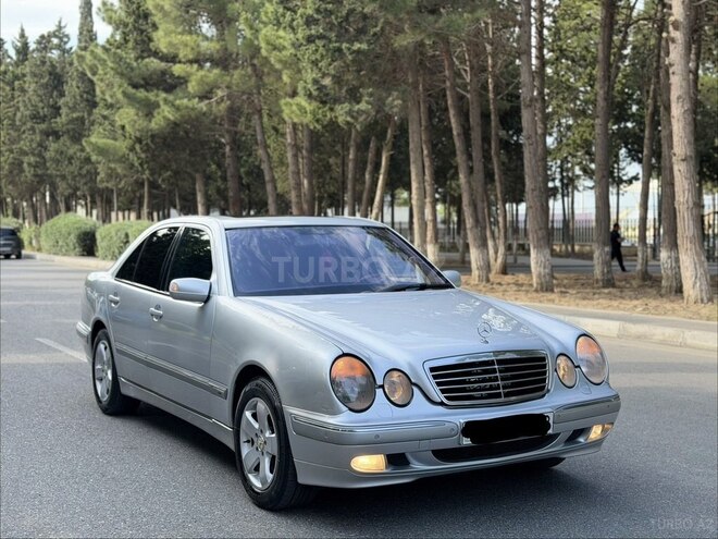 Mercedes E 320-9