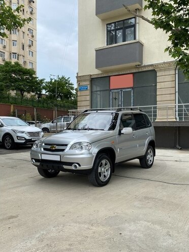 Chevrolet Niva-1
