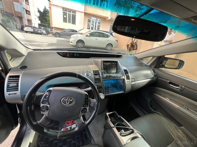 Toyota Prius-5