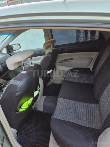 Toyota Prius-6