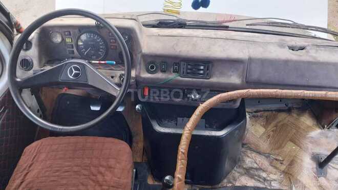 Mercedes 208 D-4
