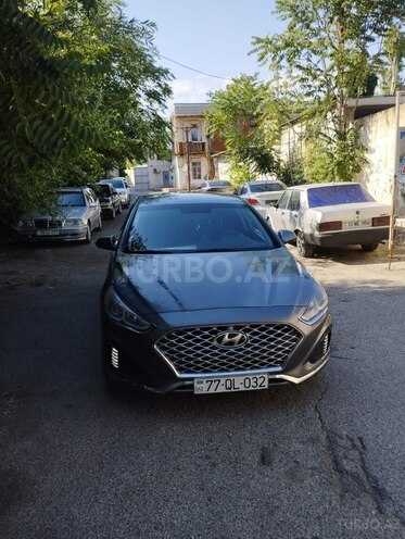 Hyundai Sonata-1