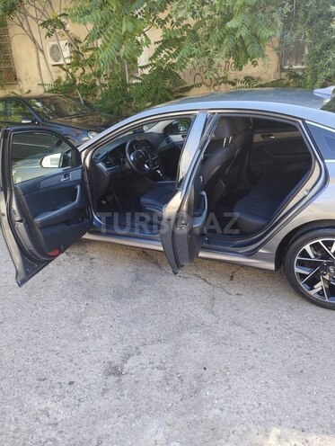 Hyundai Sonata-6