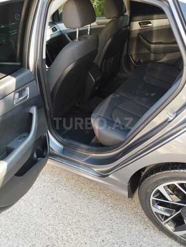 Hyundai Sonata-8