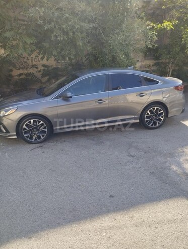 Hyundai Sonata-5