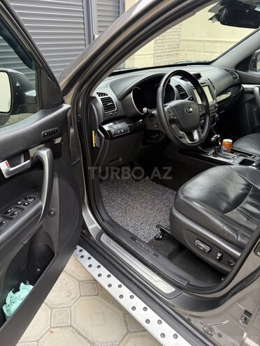 Kia Sorento-16
