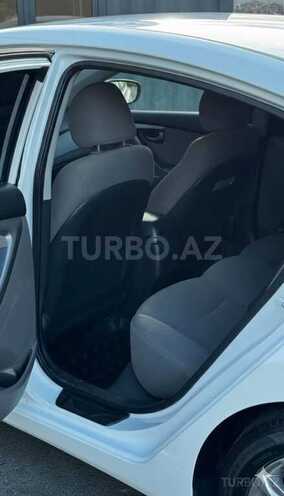 Hyundai Elantra-9