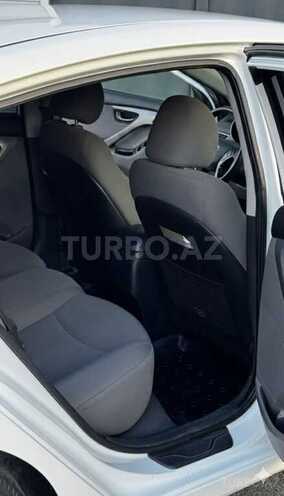 Hyundai Elantra-5