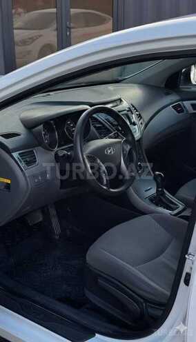 Hyundai Elantra-6