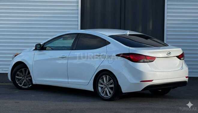 Hyundai Elantra-7