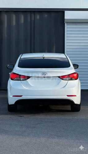 Hyundai Elantra-10