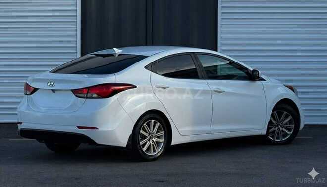 Hyundai Elantra-11