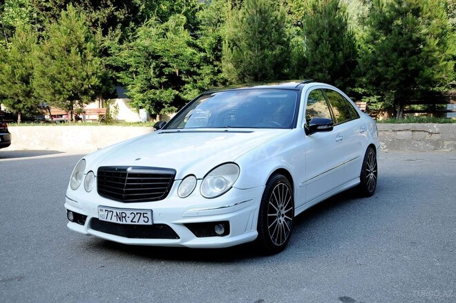 Mercedes E 350-1