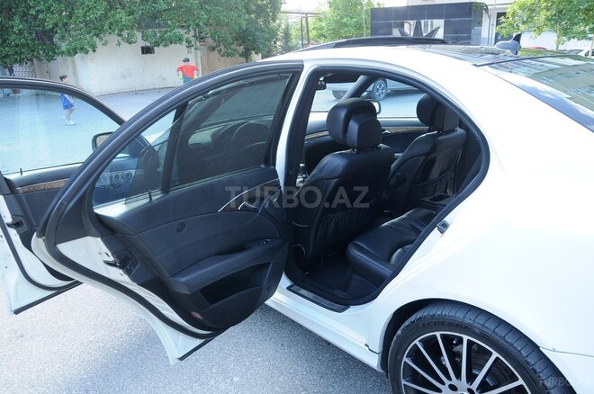 Mercedes E 350-13