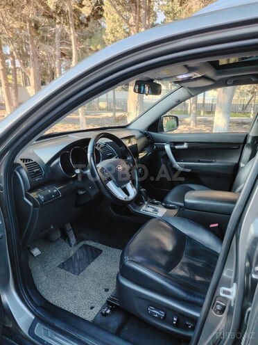 Kia Sorento-8
