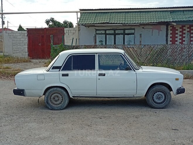 LADA (VAZ) 2107-4