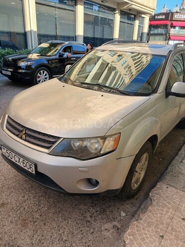 Mitsubishi Outlander-1