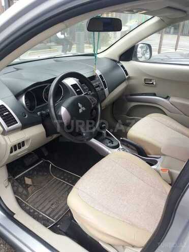 Mitsubishi Outlander-8