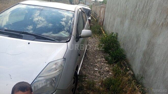 Toyota Prius-3