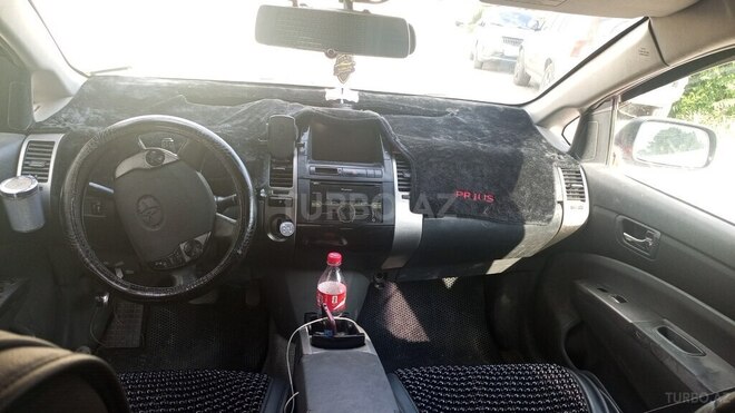 Toyota Prius-5