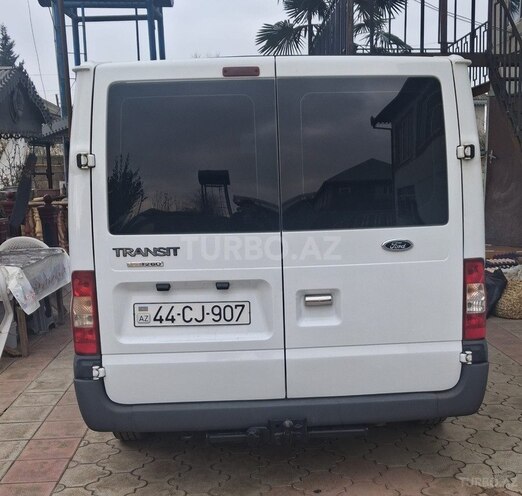 Ford Transit-3