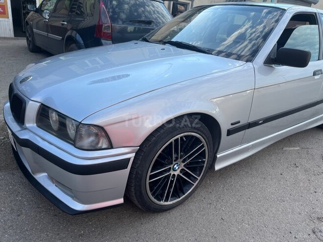 BMW 323-2