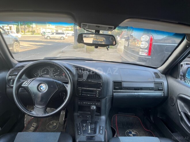 BMW 323-8
