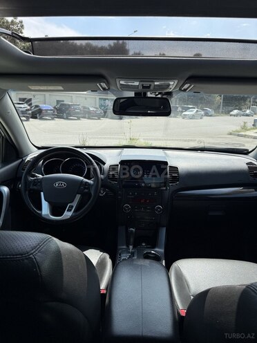 Kia Sorento-11