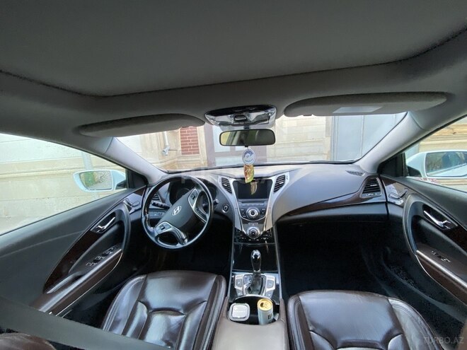 Hyundai Azera-5