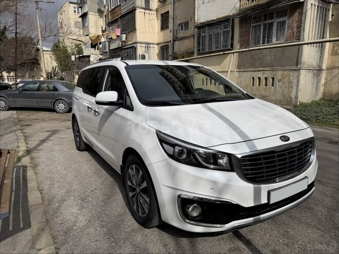 Kia Carnival-2