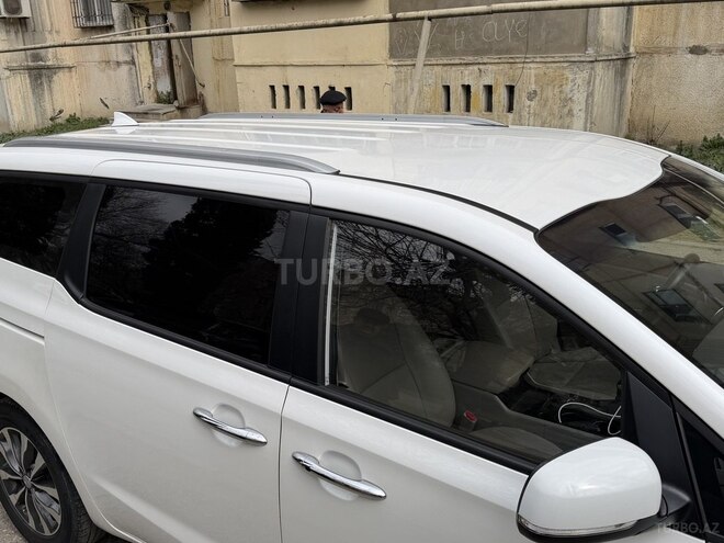 Kia Carnival-6